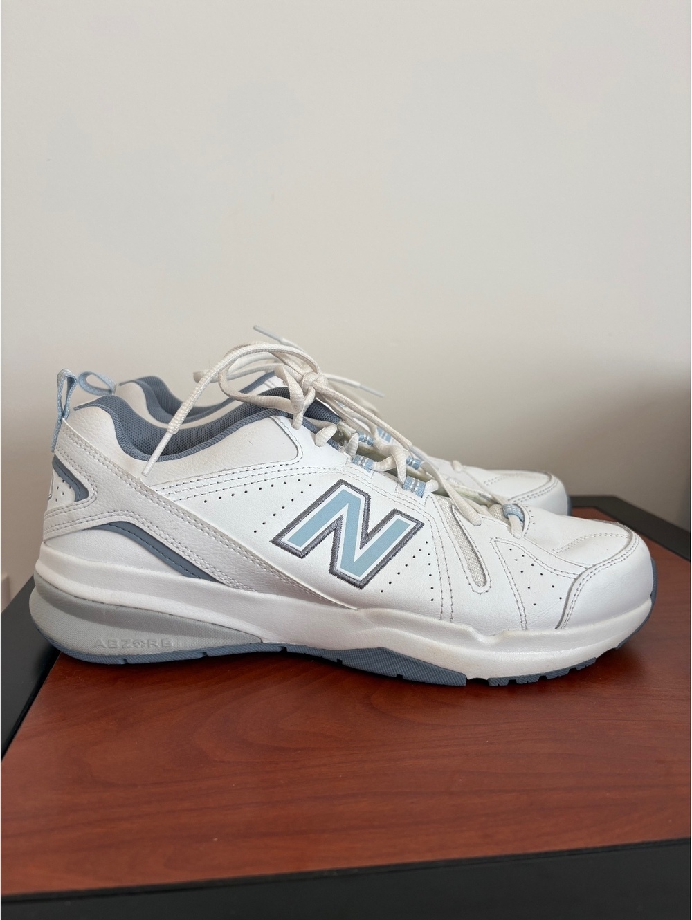 New Balance 608v5 Women’s Size 12 B White Blue Cross Training Sneakers